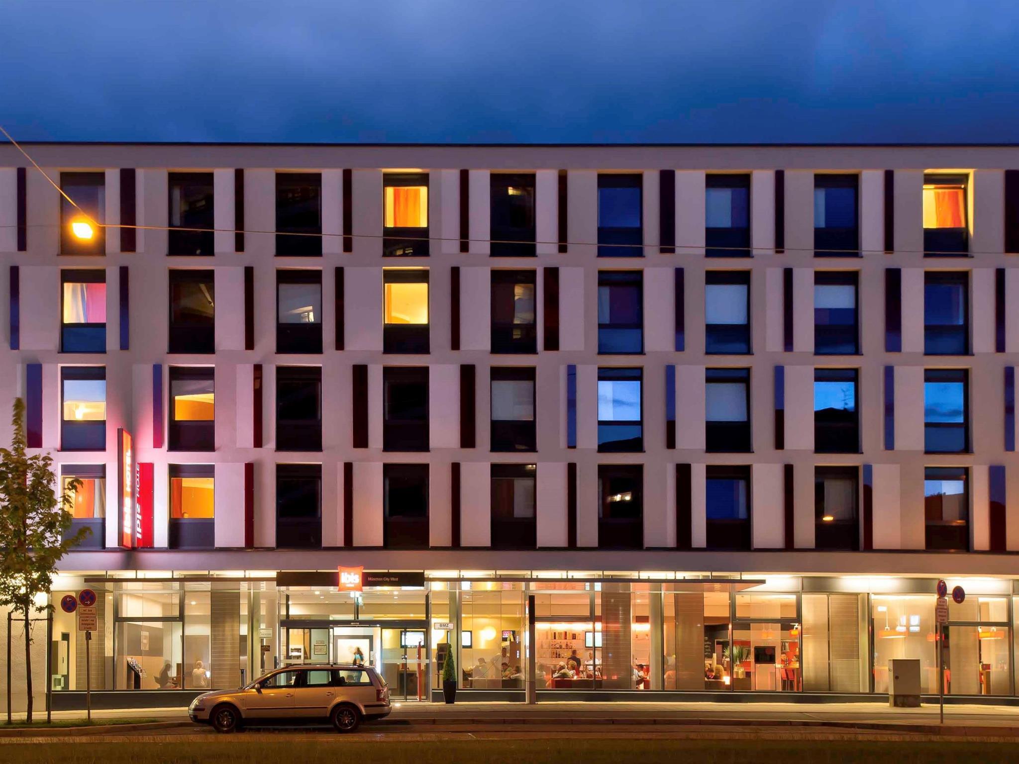 Ibis Hotel Muenchen City West Exterior foto