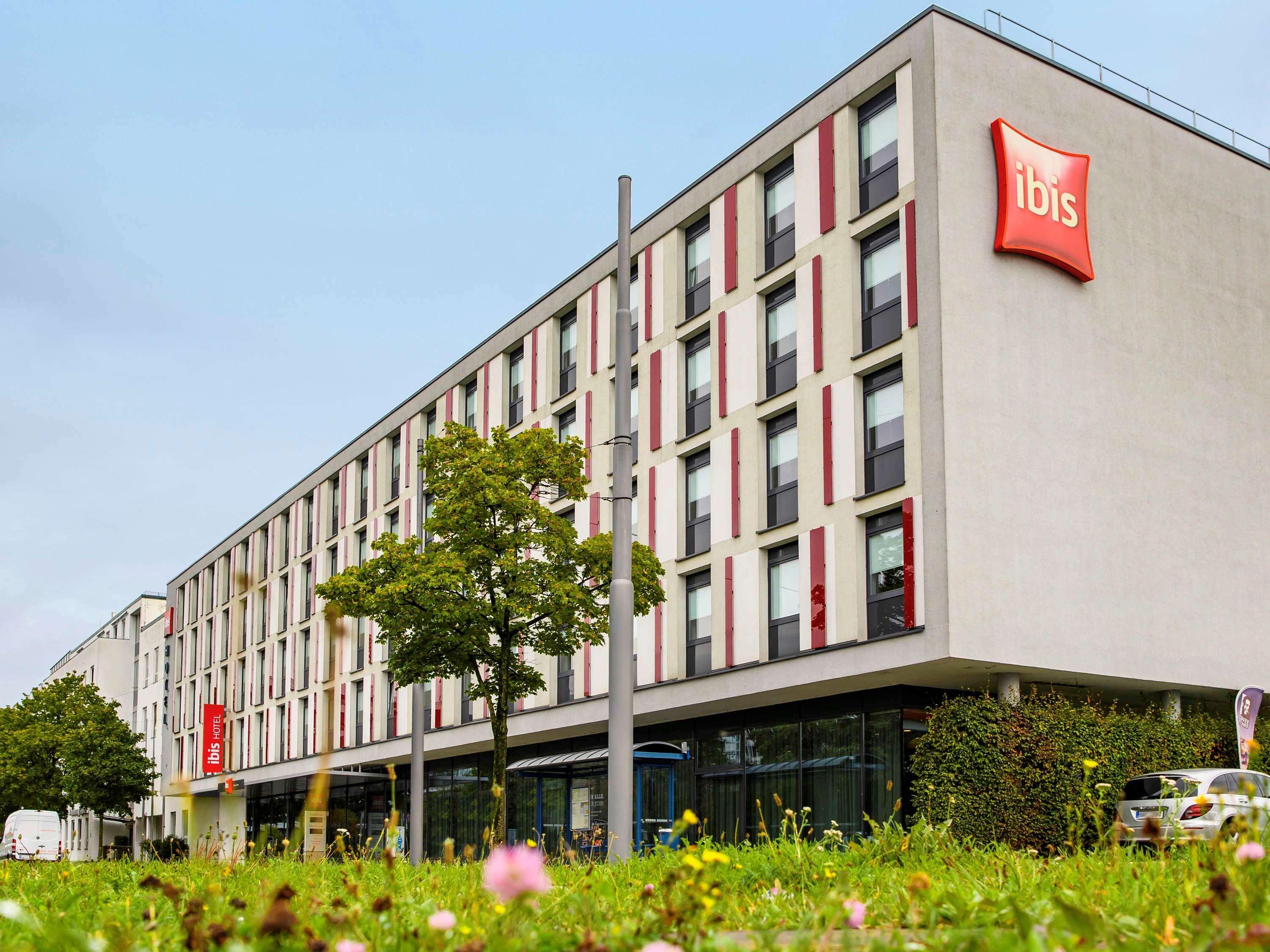 Ibis Hotel Muenchen City West Exterior foto